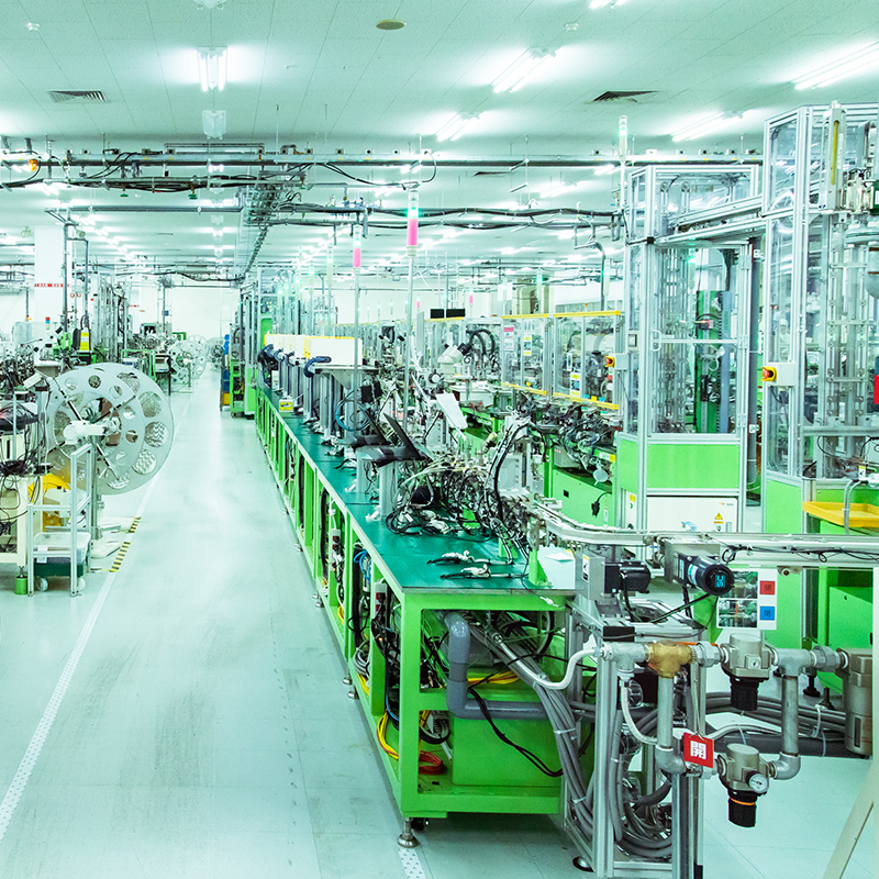 Automated assembly lines in the clean room 