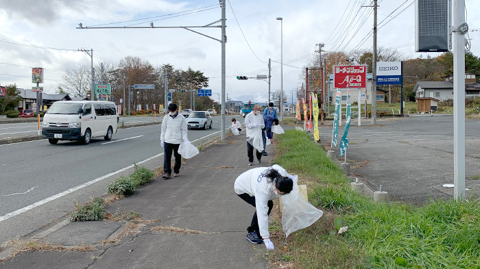 国道46号線沿いのゴミ拾い