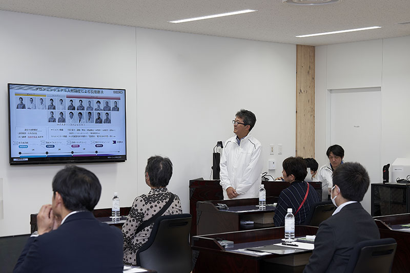 会社概要の説明