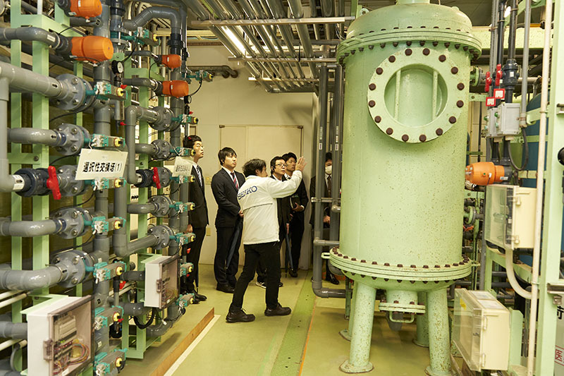 廃液処理棟の見学