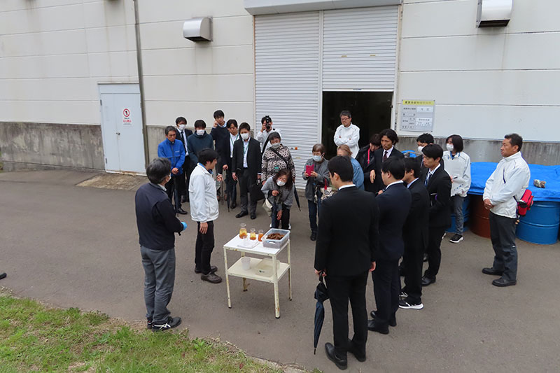 工場排水処理工程の実演