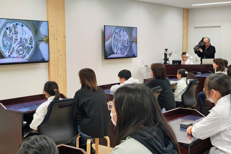 匠による組立実演