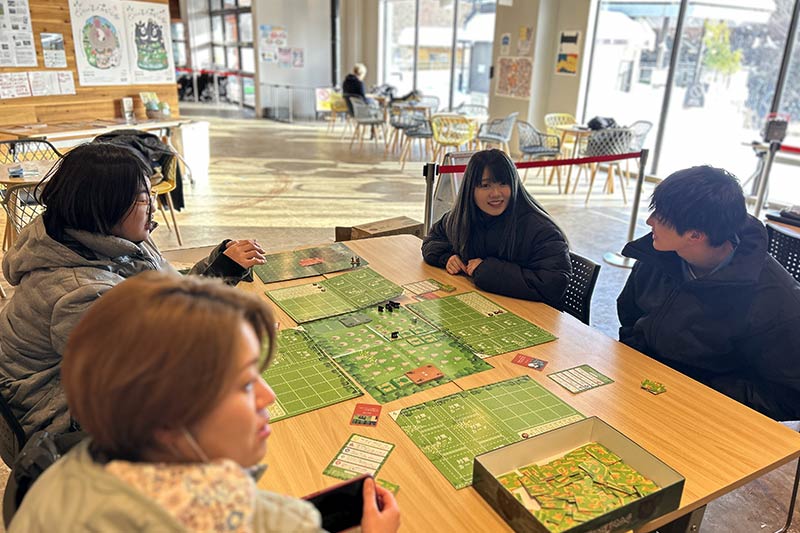 シリアスゲーム「クマと僕らの物語」の様子（1）