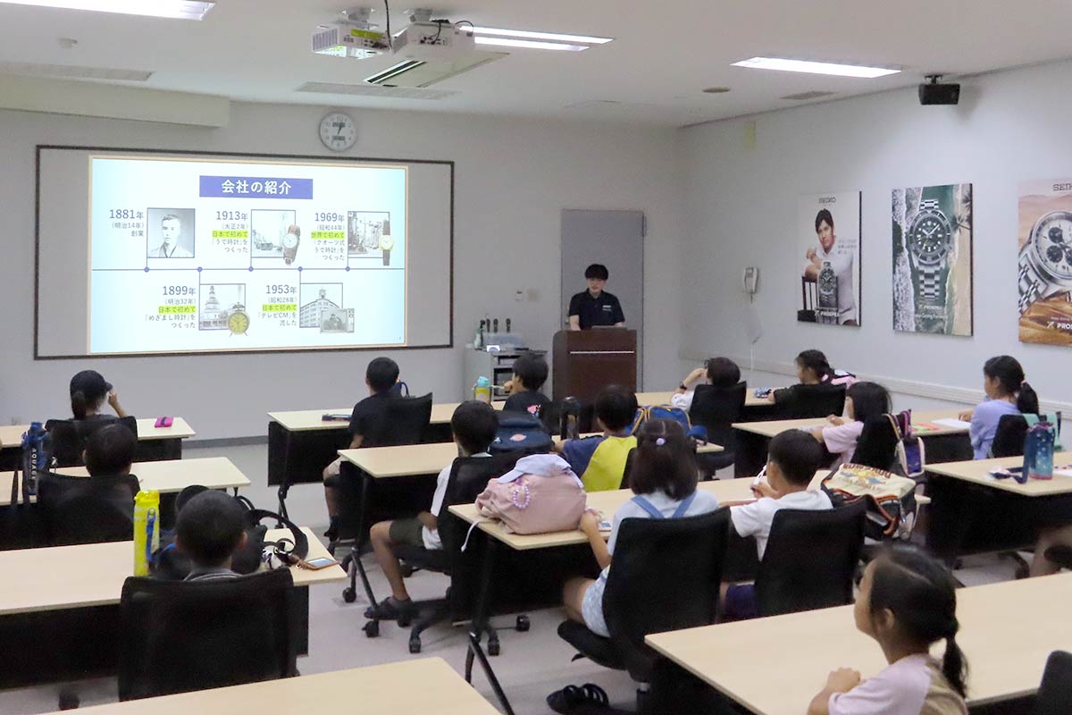 世界最古の時計で時を学ぶ「セイコーわくわく時計教室 日時計編 in 雫石」を開催