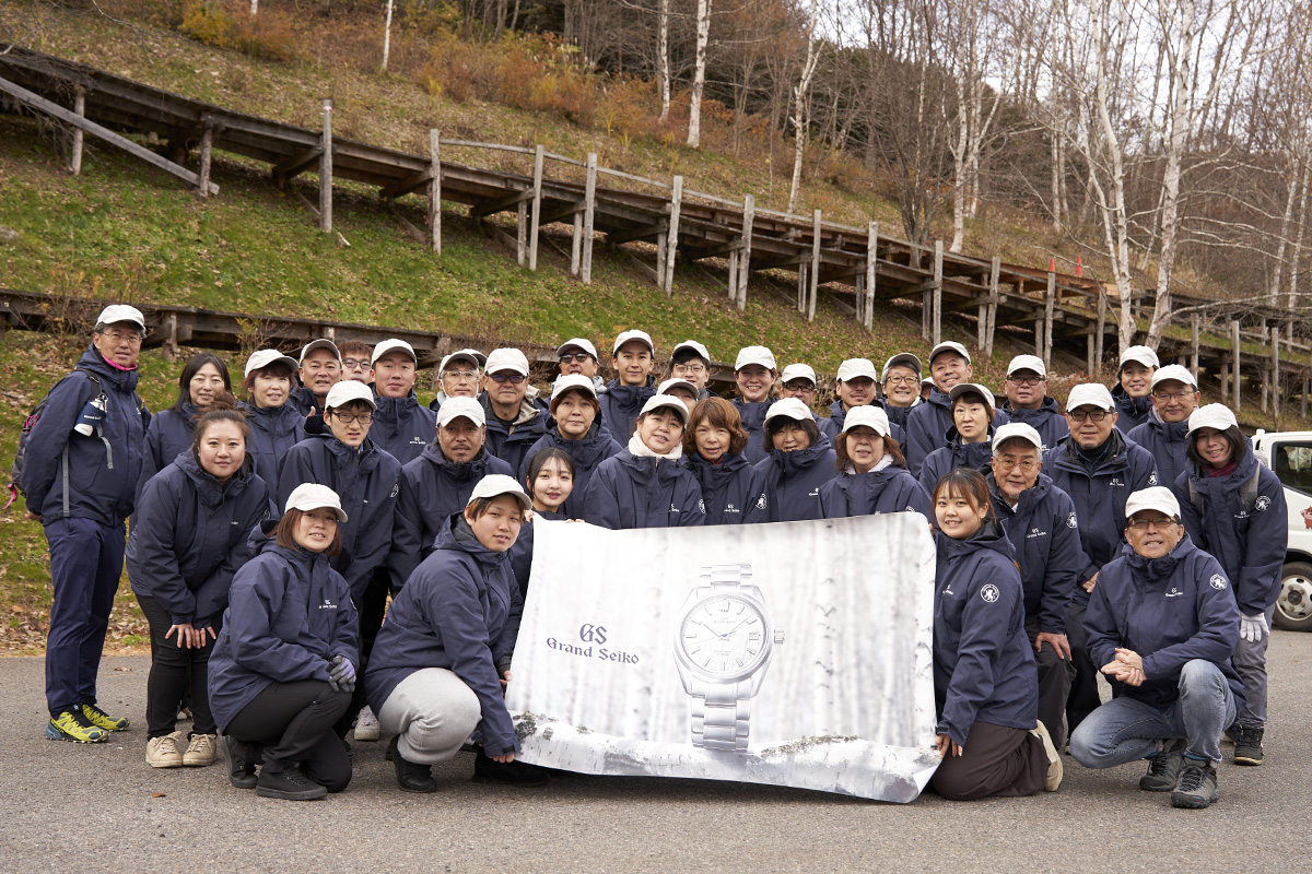 白樺美林を後世へ！平庭高原の森林保全活動に参加